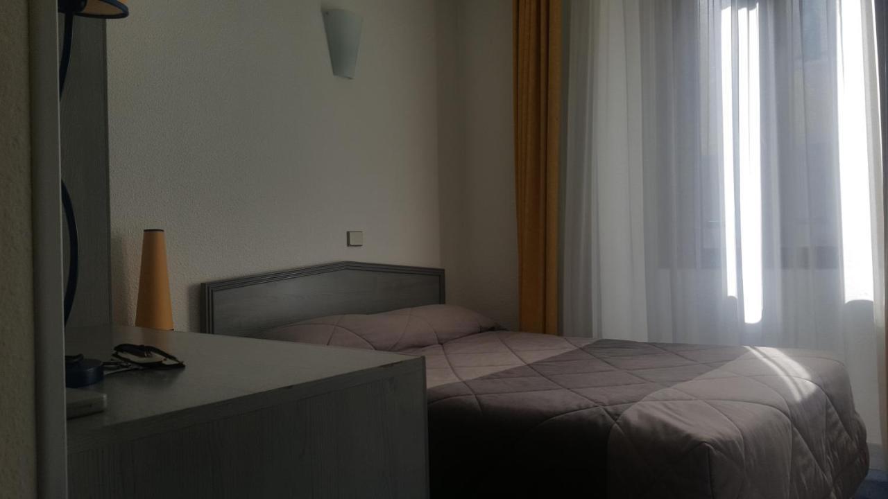 Hotel De Geneve Et Restaurant , Faverges-Seythenex Ngoại thất bức ảnh
